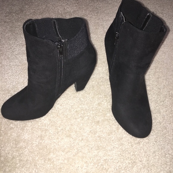 Booties!!!!!- black comfortable women’s booties - Picture 2 of 7
